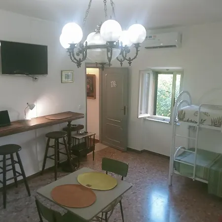 Casa Di Augusto *